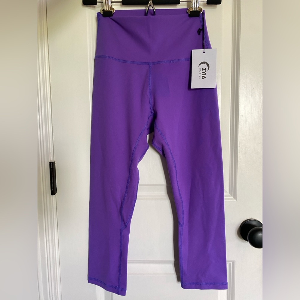 Zyia Ascend Hi-Rise Capri, purple, size 4